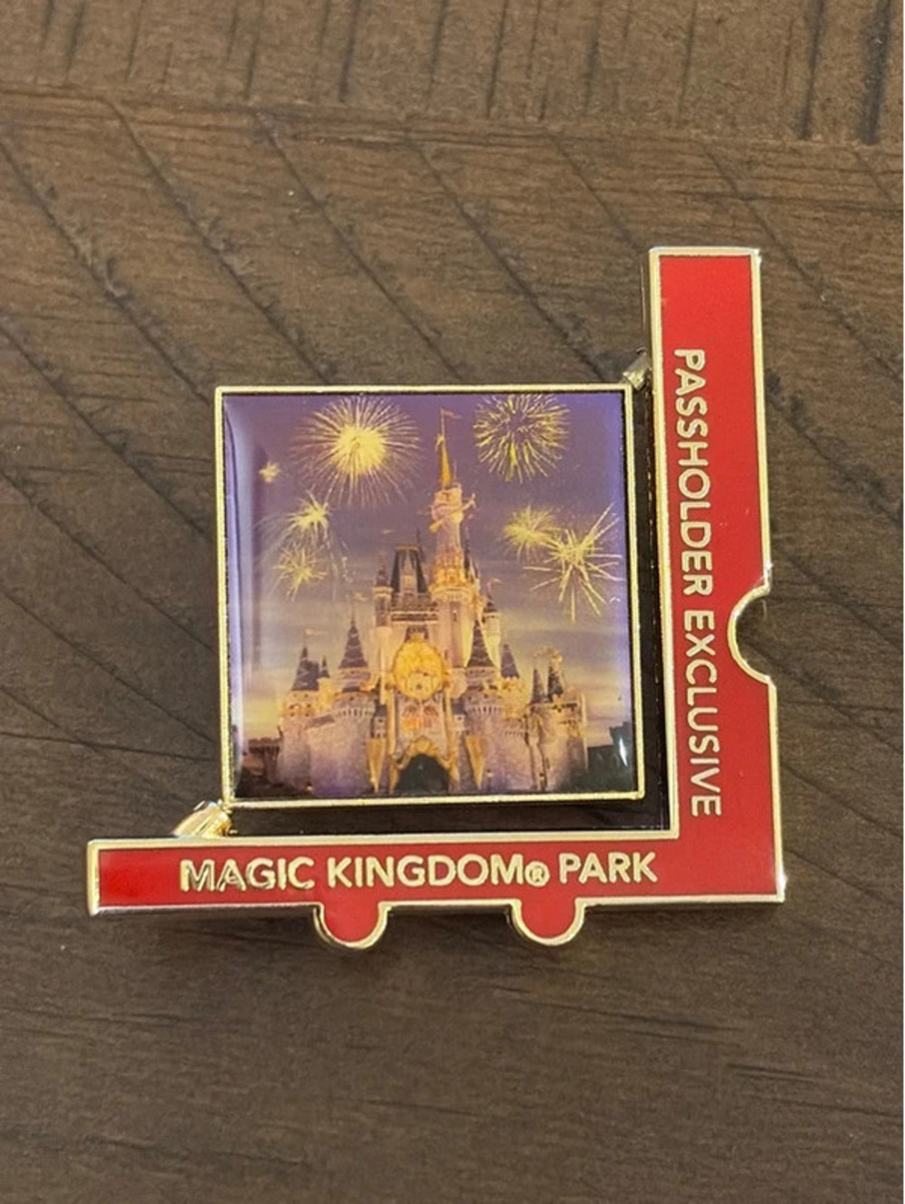 Disney WDW 2004 Tinker Bell Cinderella Castle Annual Passholder LE 7500 Pin
